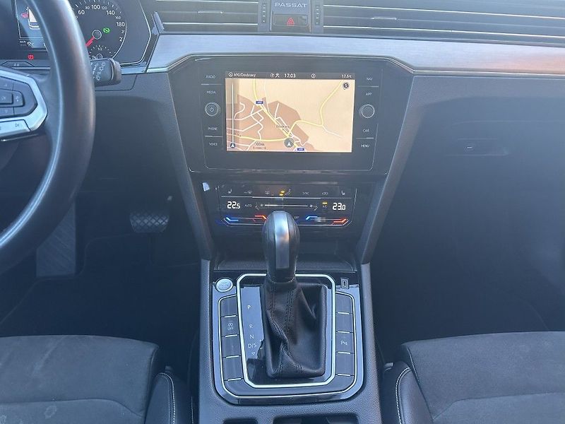Volkswagen Passat 2.0 TDi 110kW serviska - fotka 16 z 28