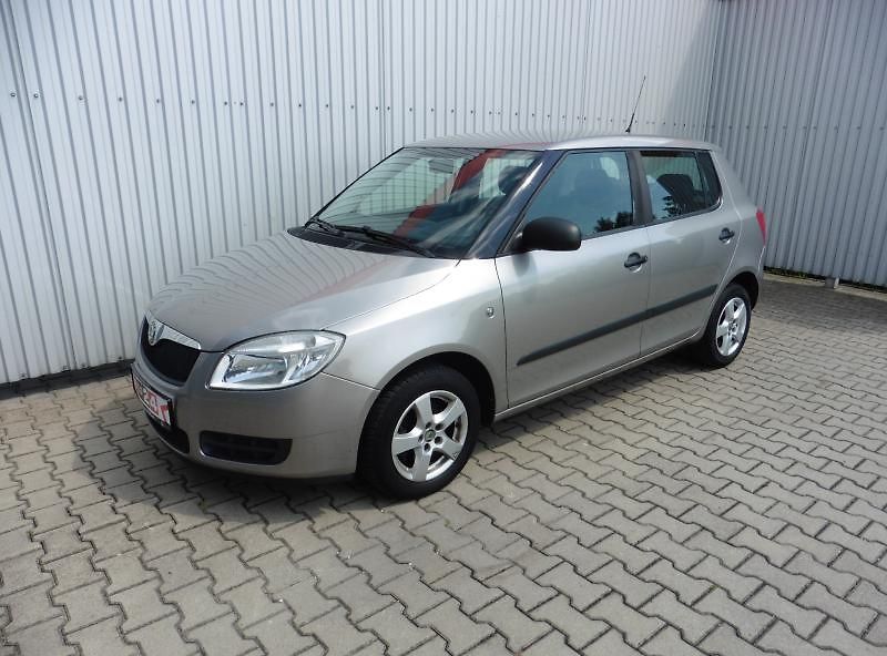 Škoda Fabia II 1.2i Ambition 1.maj. - fotka 1 z 11
