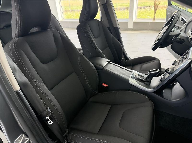 Volvo V60 2,0 D, Automat, pouze 93tkm - fotka 20 z 29