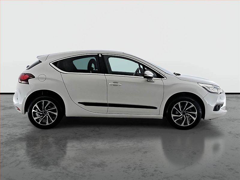 Citroën DS4 (2013) 1.6 e-HDi, ČR,1.maj - fotka 6 z 19