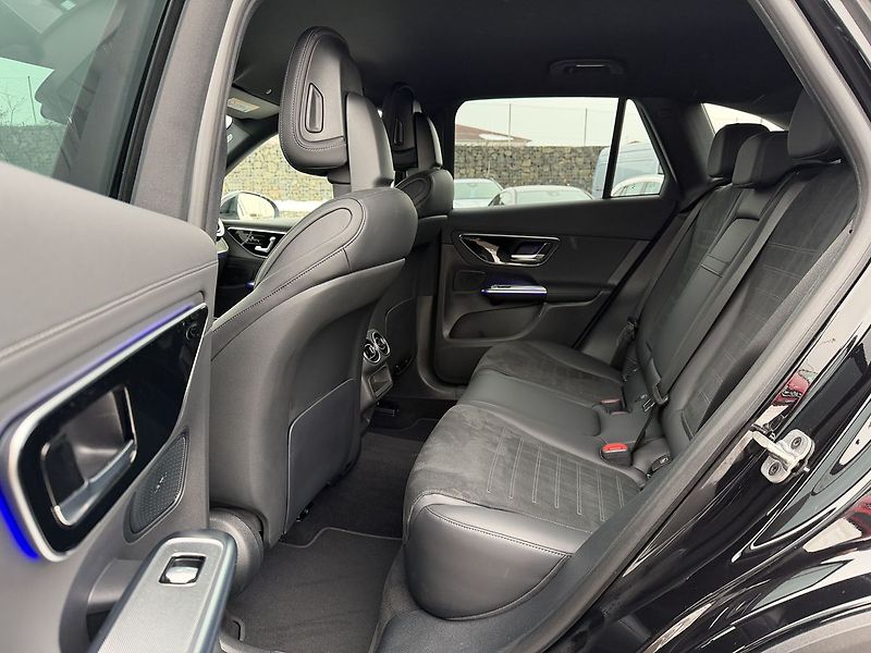 Mercedes-Benz GLC 220d AMG 4MATIC - fotka 14 z 31
