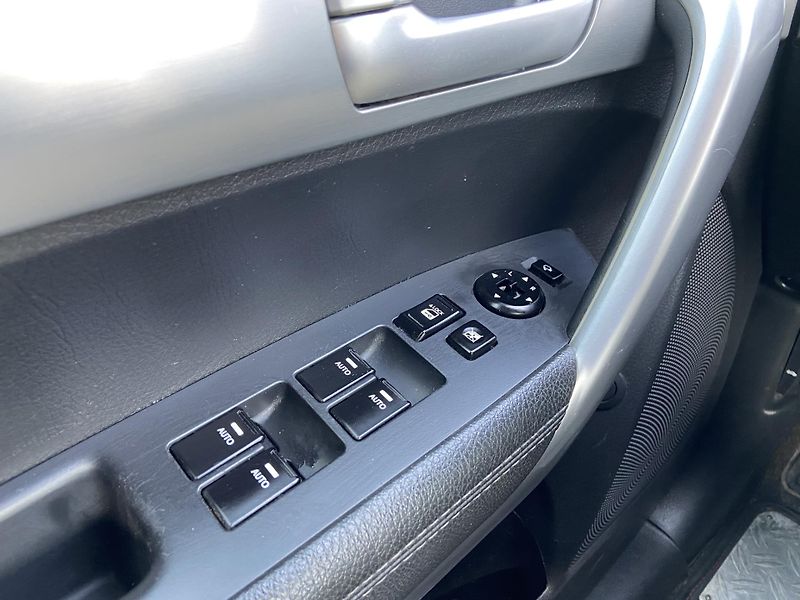 Kia Sorento 2.2 CRDI 145kW AWD AT Premium - fotka 13 z 23
