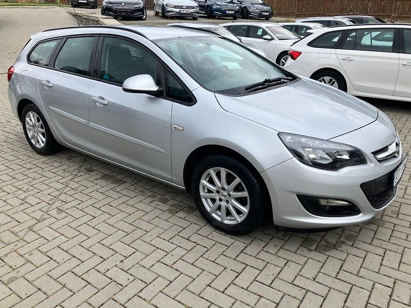 Opel Astra (2015) 1.4T 103kW LPG SPORTS TOURER - fotka 2 z 27