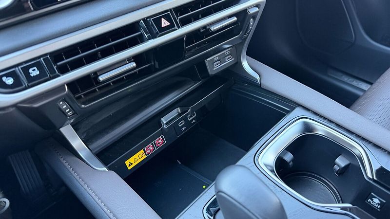 Lexus RX 450h plus 450H+ 2,5 PHEV LUXURY - fotka 18 z 31