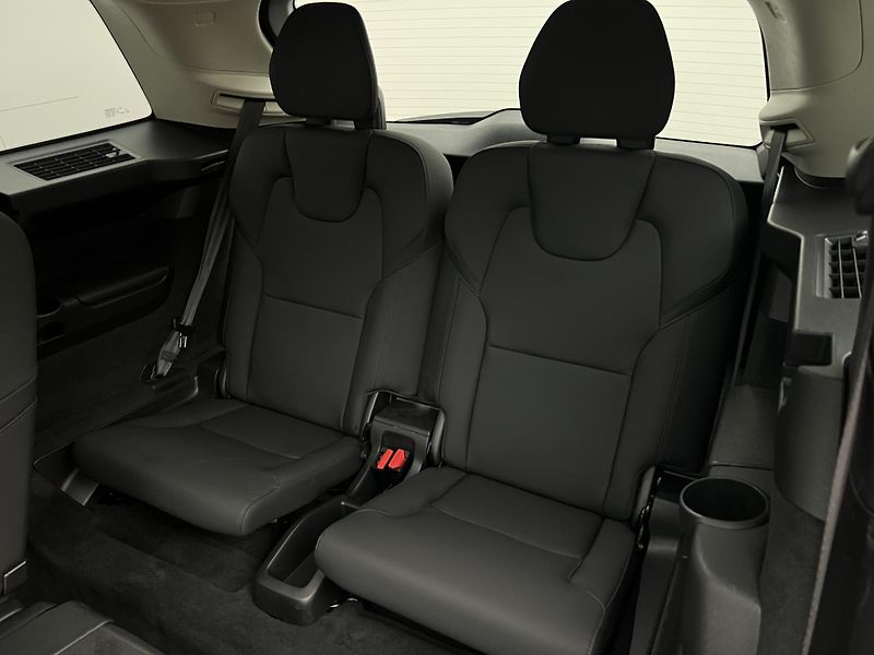 Volvo XC90 T8 AWD DARK PLUS REZERVACE - fotka 23 z 48