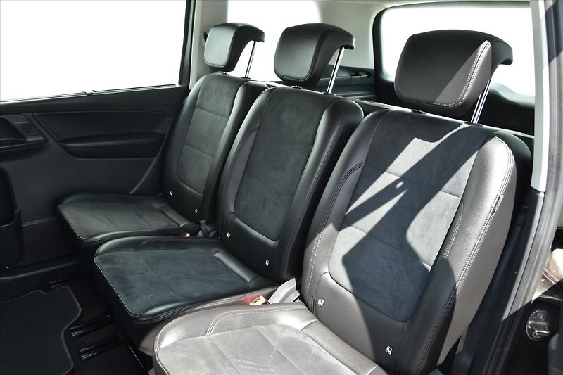 Volkswagen Sharan 2.0TDI 110kW HIGHLINE 1MAJ. ČR - fotka 11 z 25