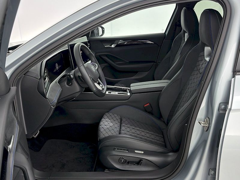 Volkswagen Passat (2025) R-Line 2.0 TDI 142kW 4Motion D - fotka 7 z 40