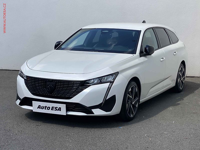 Peugeot 308 (2022) 1.5 HDi, Allure, LED, navi - fotka 3 z 18