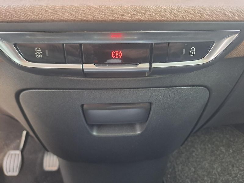 Citroën C4 Picasso (2014) 1.6 ČR 1. MAJITEL, PĚKNÝ STAV - fotka 28 z 32