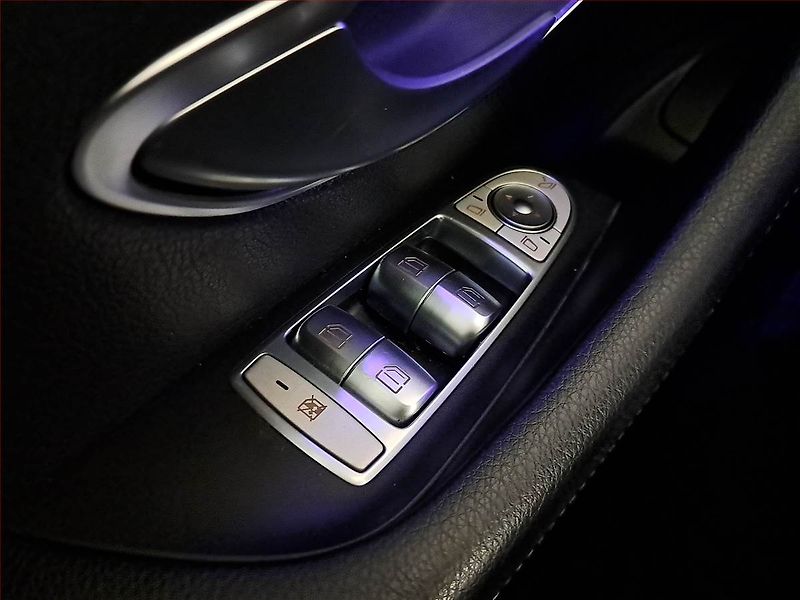 Mercedes-Benz Třídy E (2016) E 220 d, Automat, Navi - fotka 19 z 23