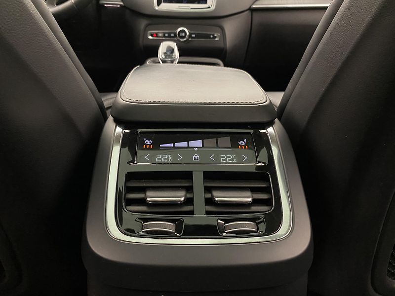 Volvo XC90 T8 AWD RECHARGE INSCRIPTION 7m - fotka 33 z 57