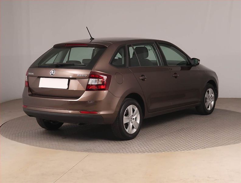 Škoda Rapid (2018) Spaceback 1.0 TSI - fotka 5 z 15