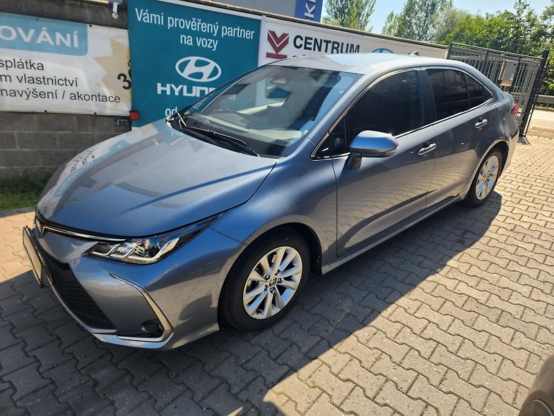 Toyota Corolla 1.8-HYBRID-AUTOMAT-KAMERA - fotka 4 z 11