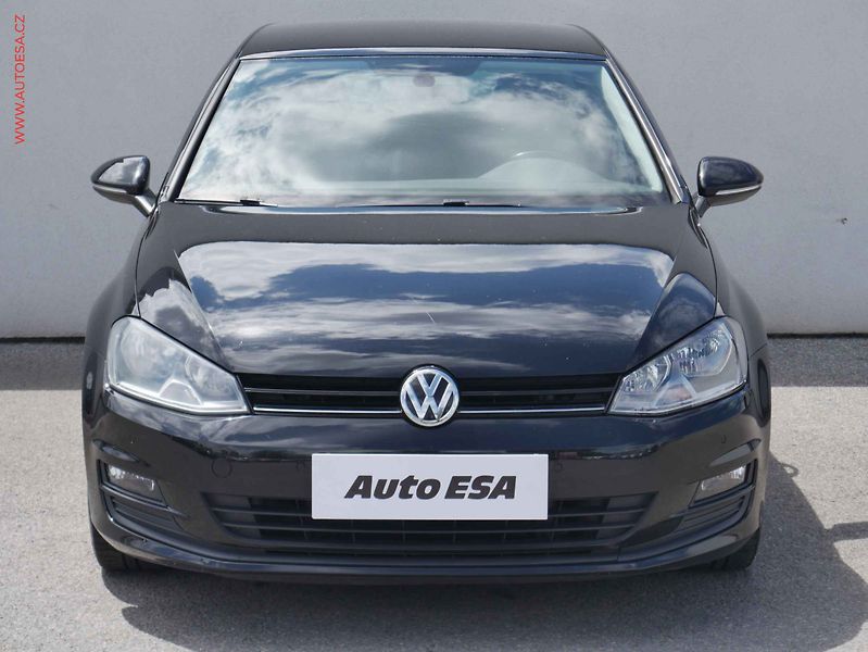 Volkswagen Golf (2012) 1.2TSi, AC - fotka 2 z 17