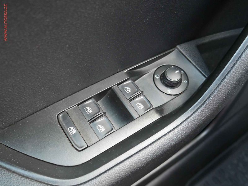 Škoda Superb (2016) 2.0TDi, ČR, Ambition, bixen - fotka 11 z 19