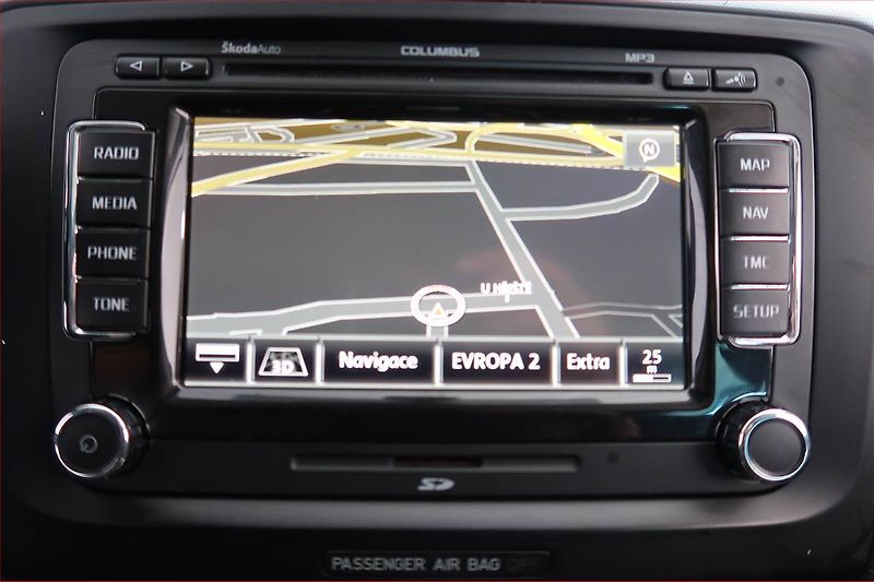 Škoda Superb (2012) Elegance 2.0 TDI, 4X4 - fotka 19 z 21