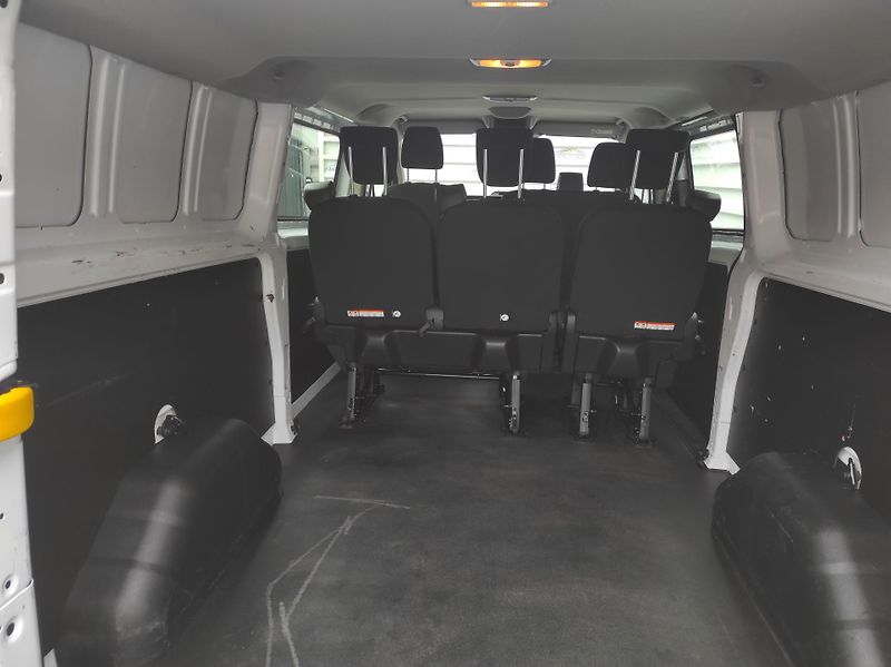 Ford Transit Custom 2,0EcoBlue mHev, L2, 6 míst,TZ - fotka 29 z 43