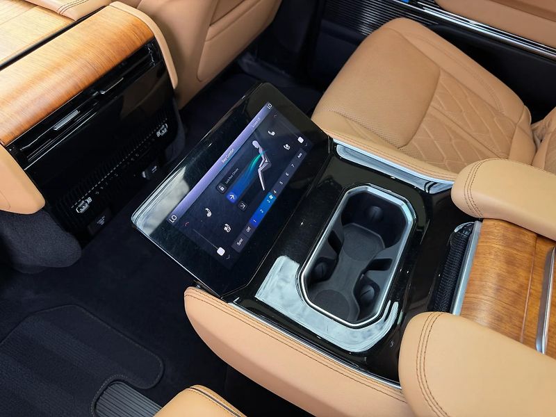Jeep Grand Wagoneer (2022) + SERIES III + DPH + FULL + - fotka 33 z 36