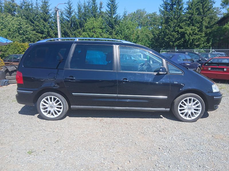 Volkswagen Sharan 2.0 TDI, 7 míst, tažné - fotka 8 z 35