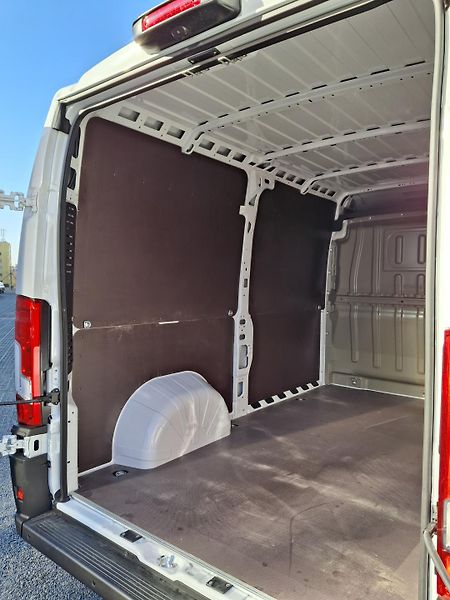 Peugeot Boxer (2026) Furgon 3300 L2H2 BlueHDi 120k  - fotka 28 z 29