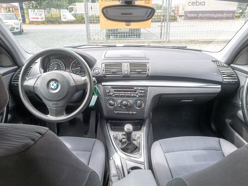 BMW Řada 1 (2007) 2.0i 125KW man – TAŽNÝ - fotka 13 z 40