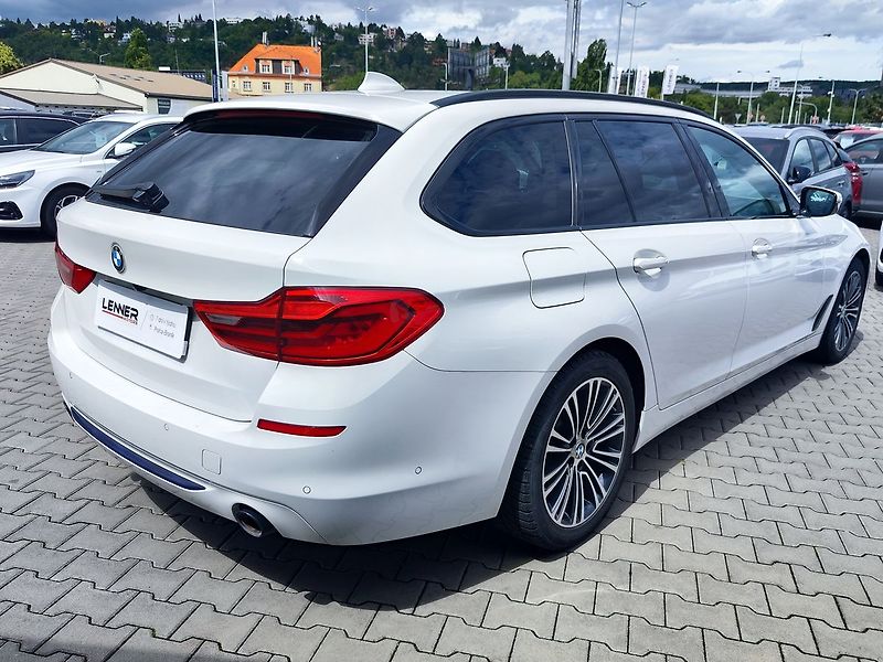 BMW Řada 5 520d/140kW Sportline - fotka 5 z 34