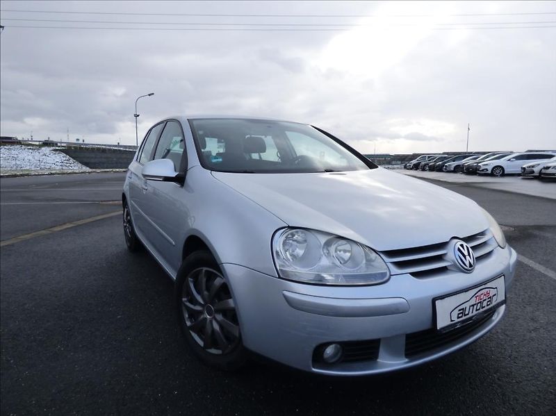 Volkswagen Golf 1,6 Digi Klima,Webasto  Tour - fotka 3 z 42