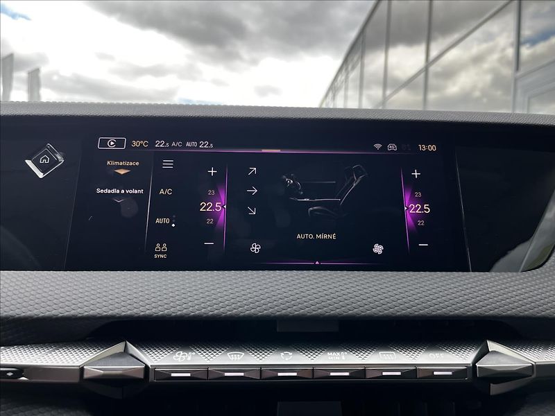 DS Automobiles DS4 1,5 BlueHDi 130k Trocadero  Ds - fotka 17 z 26