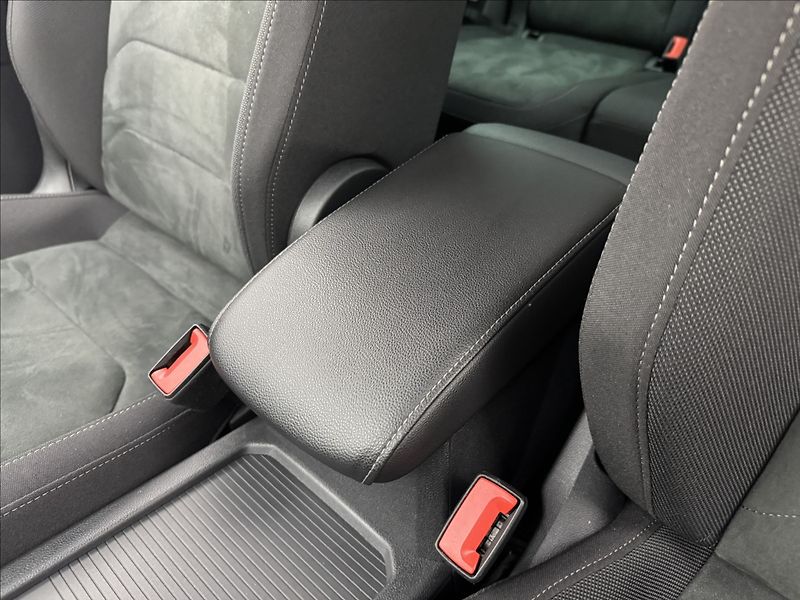 Volkswagen Tiguan 1,5 TSi DSG HUD KAMERA TAŽNÉ - fotka 33 z 50