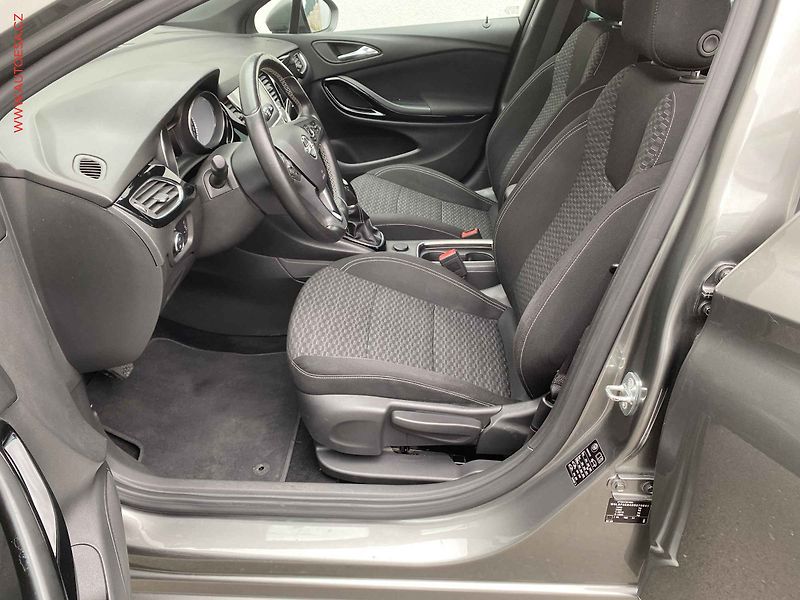 Opel Astra (2017) 1.4 T, Dynamic, LED, navi, TZ - fotka 9 z 19
