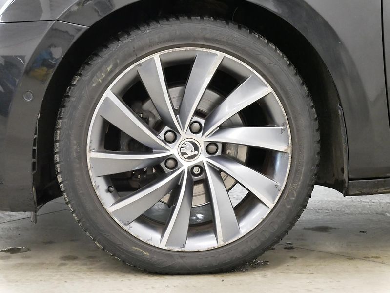 Škoda Superb - fotka 10 z 25