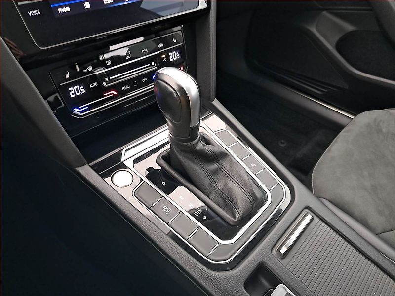Volkswagen Arteon (2023) 2.0 TSI - fotka 16 z 18