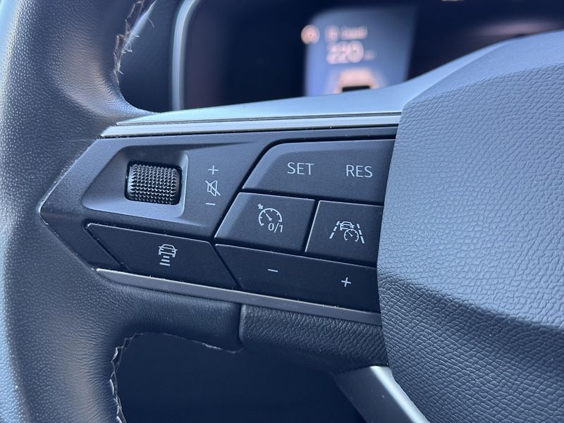 Seat Leon (2022) 1.5eTSi DSG Xcellence DPH RZV - fotka 28 z 50