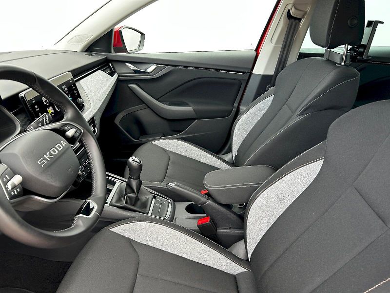 Škoda Scala (2025) 1.0 TSI 85kW MP6 Selection - fotka 25 z 35