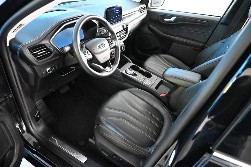 Ford Kuga (2022) 2.0 VIGNALE 4x4 140 KW LED ACC - fotka 11 z 46