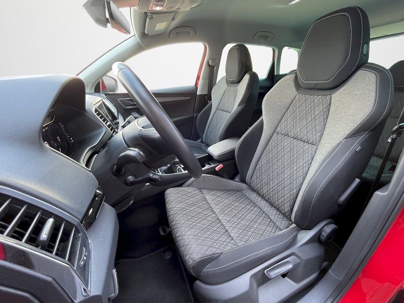 Škoda Karoq (2025) 1.5 TSI 110 kW Top Selection - fotka 23 z 35