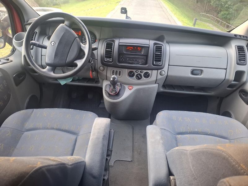 Renault Trafic (2006) Generation 2,5 dci,1 maj. CZ - fotka 11 z 14