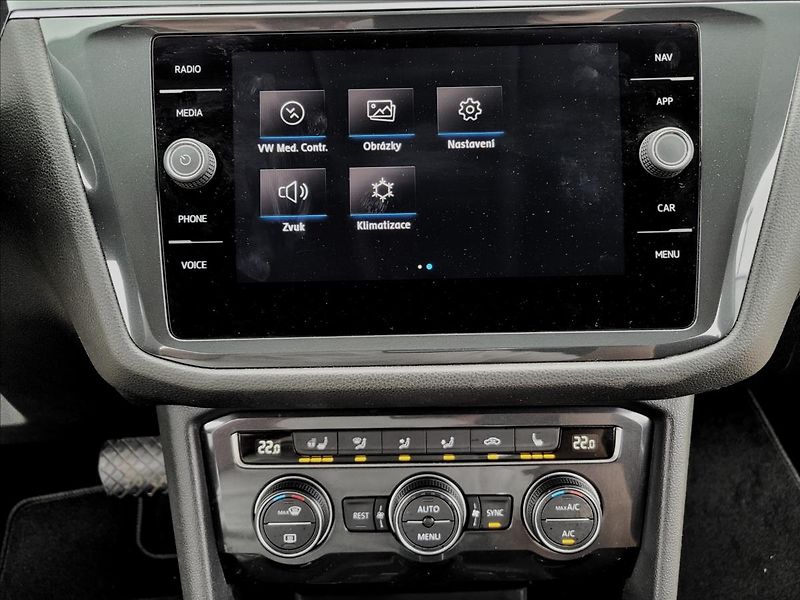 Volkswagen Tiguan Allspace 1,5 Tsi,dsg,navi,klima,výhřev - fotka 32 z 48
