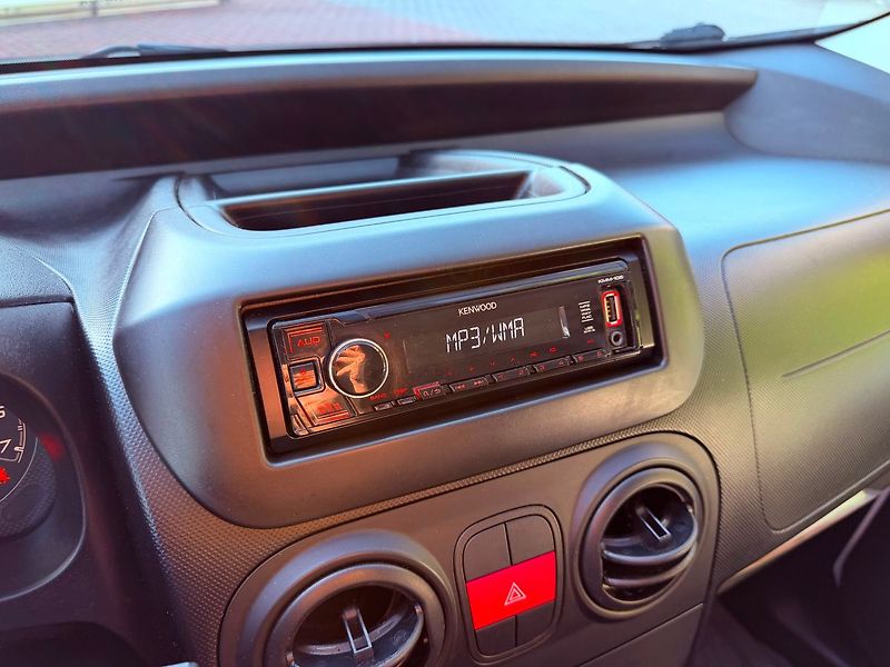 Fiat Fiorino 1.4 LPG, Klimatizace - fotka 15 z 19