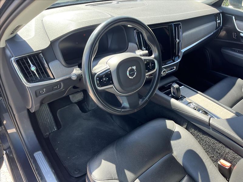 Volvo V90 2,0 B4 145KW CROSS COUNTRY DPH - fotka 9 z 43