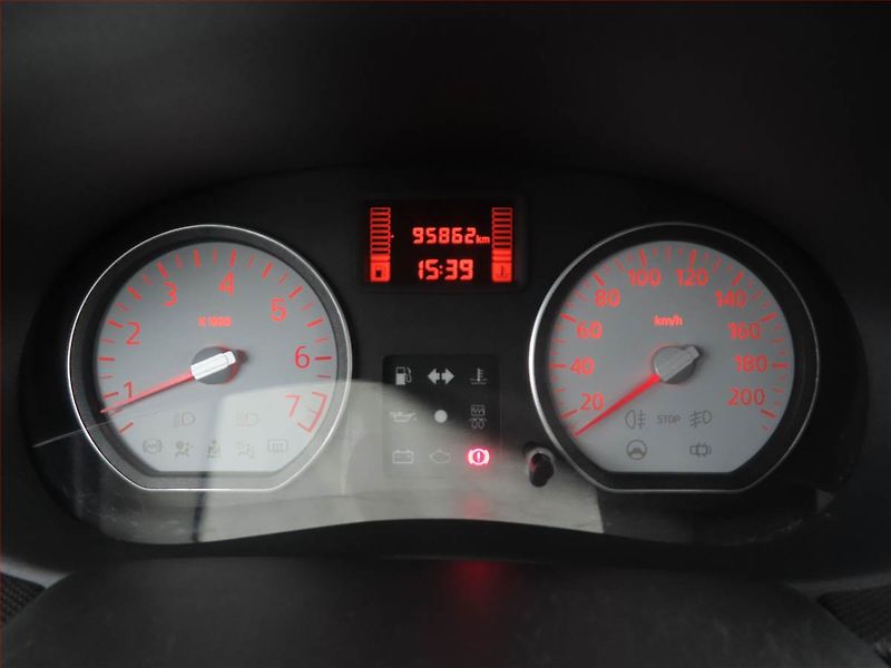 Dacia Sandero (2010) 1.4 MPI, po STK, Tažné - fotka 11 z 13