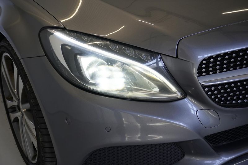 Mercedes-Benz Třídy C C 250 2.0-155 KW EDITION 1 - fotka 4 z 24