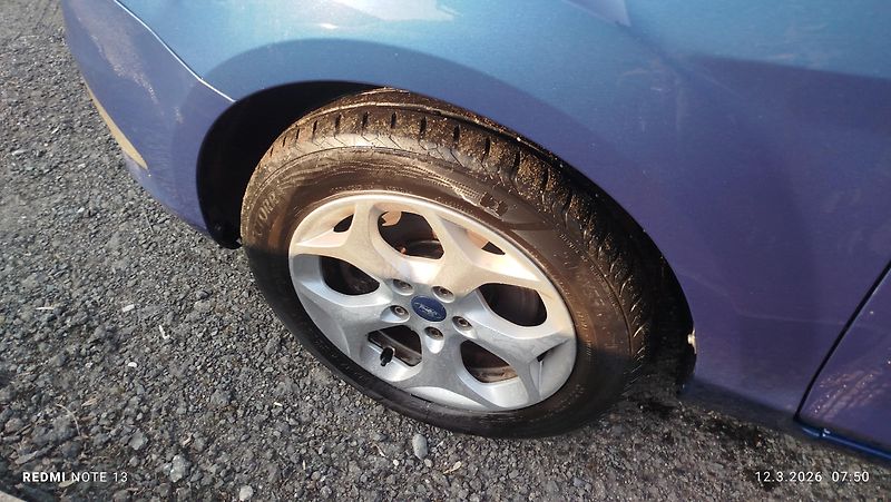 Ford Focus (2009) 2.0 16v  - fotka 7 z 13