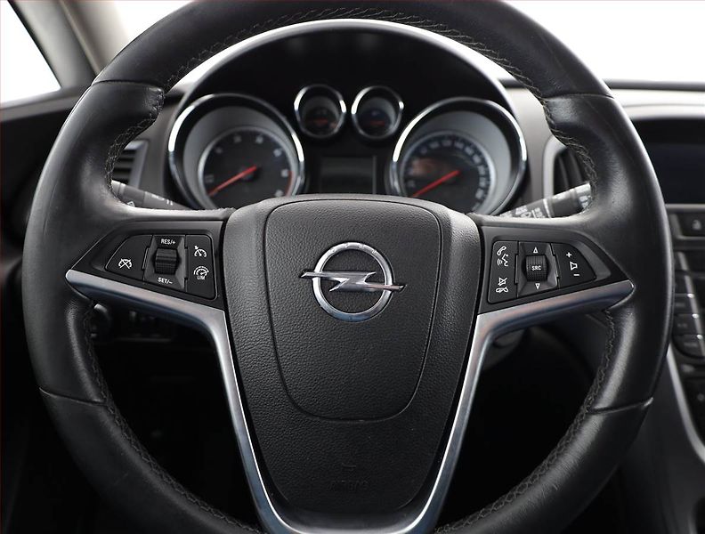 Opel Astra (2015) 1.6 CDTI, Serv.kniha, Tempomat - fotka 8 z 14