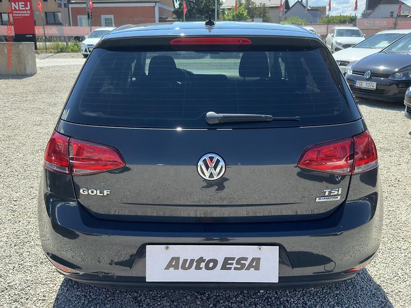 Volkswagen Golf (2016) 1.2 TSi, ČR, Klima - fotka 5 z 16