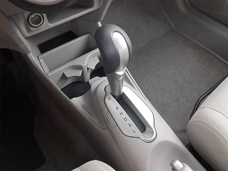 Honda Insight (2010) 1.3 IMA, Automat - fotka 13 z 18