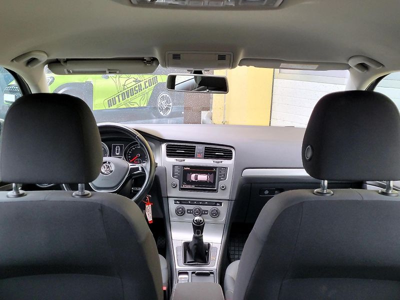 Volkswagen Golf 1,6 TDi CZ*DIGIKLIMA*SERVIS - fotka 12 z 43