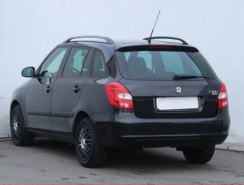 Škoda Fabia (2010) Ambition 1.2 TSI, Tempomat - fotka 4 z 16