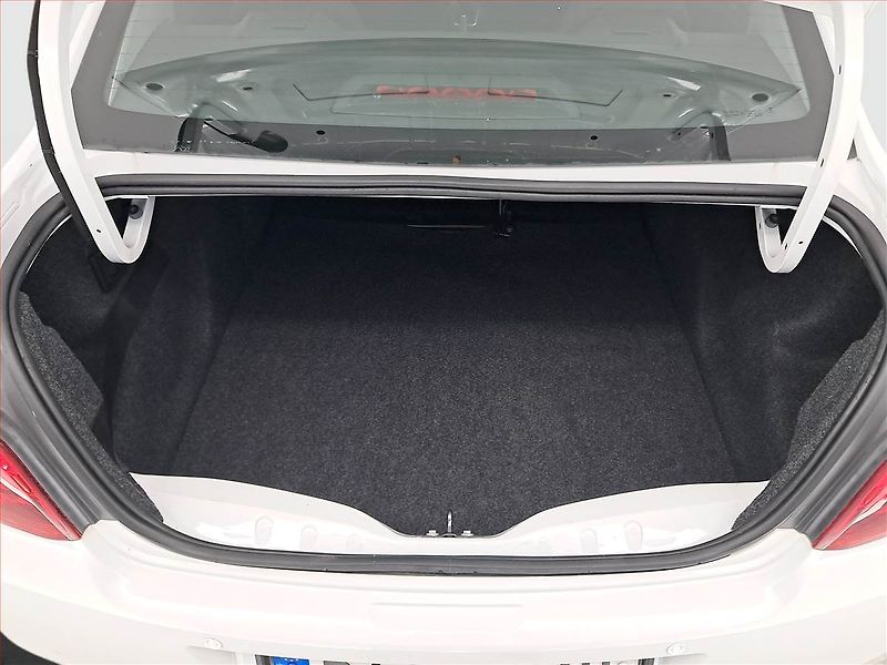 Peugeot 301 (2014) 1.2 VTi, Park. senzory - fotka 13 z 14