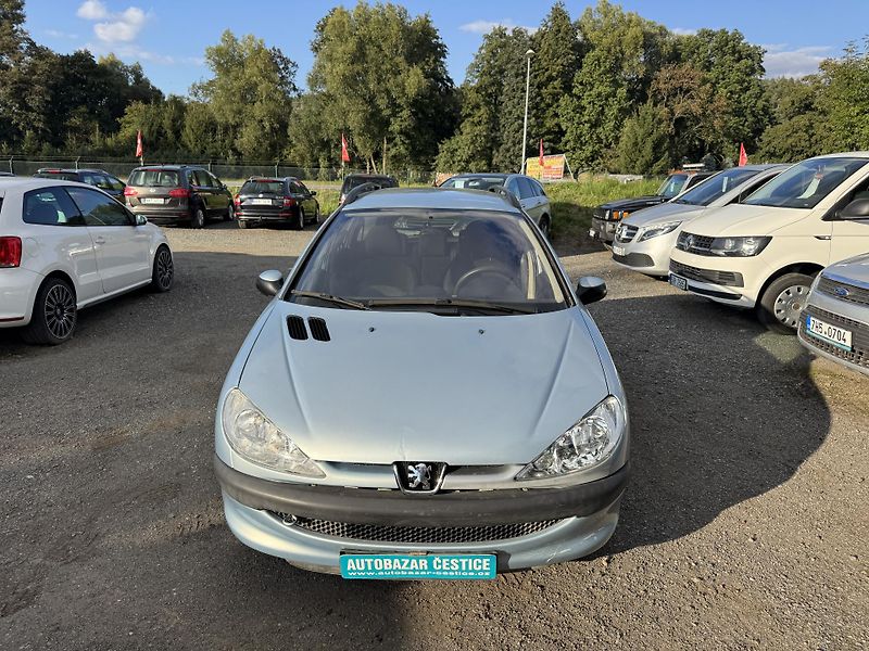 Peugeot 206 1.4 HDI SW - fotka 2 z 15
